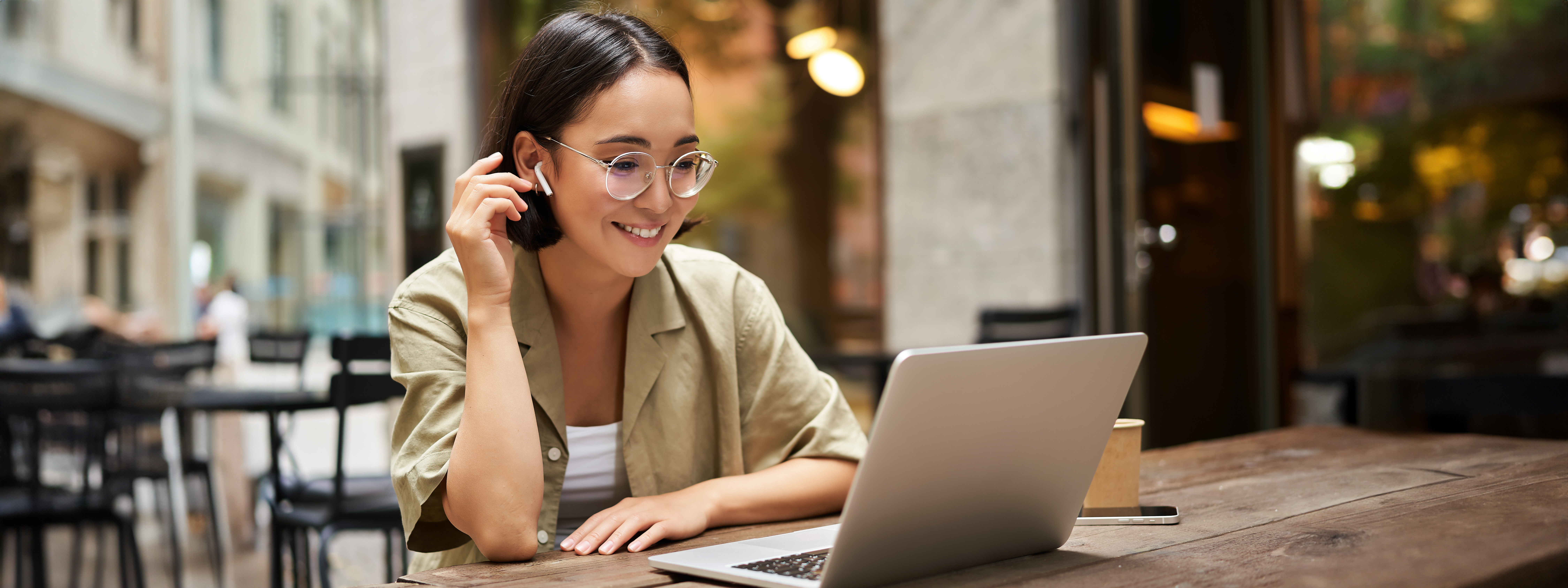 LinkedIn-profile-implementation-call-helping-professional-update-profile-live